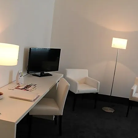 מלון Relexa Airport Duesseldorf/ratingen 4*
