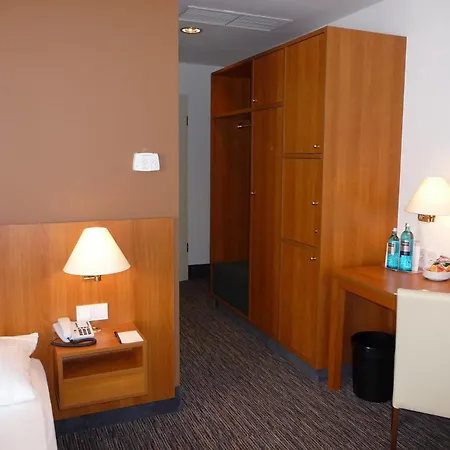 Relexa Airport Duesseldorf/ratingen 4* 拉廷根